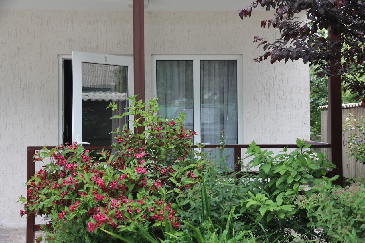Guest House Leto Dolinka Екстер'єр фото
