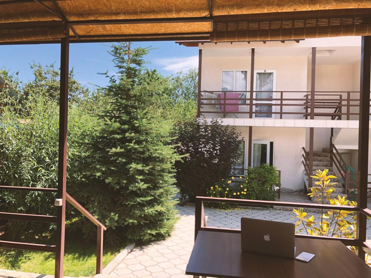 Guest House Leto Dolinka Екстер'єр фото