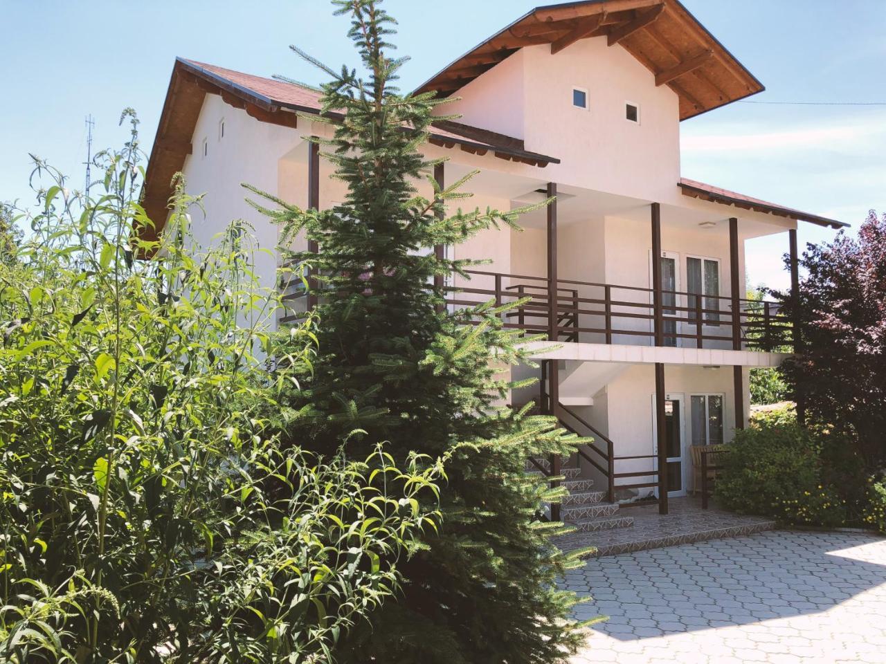 Guest House Leto Dolinka Екстер'єр фото