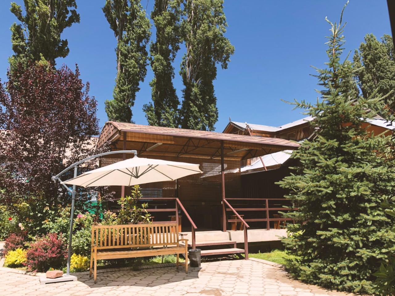 Guest House Leto Dolinka Екстер'єр фото