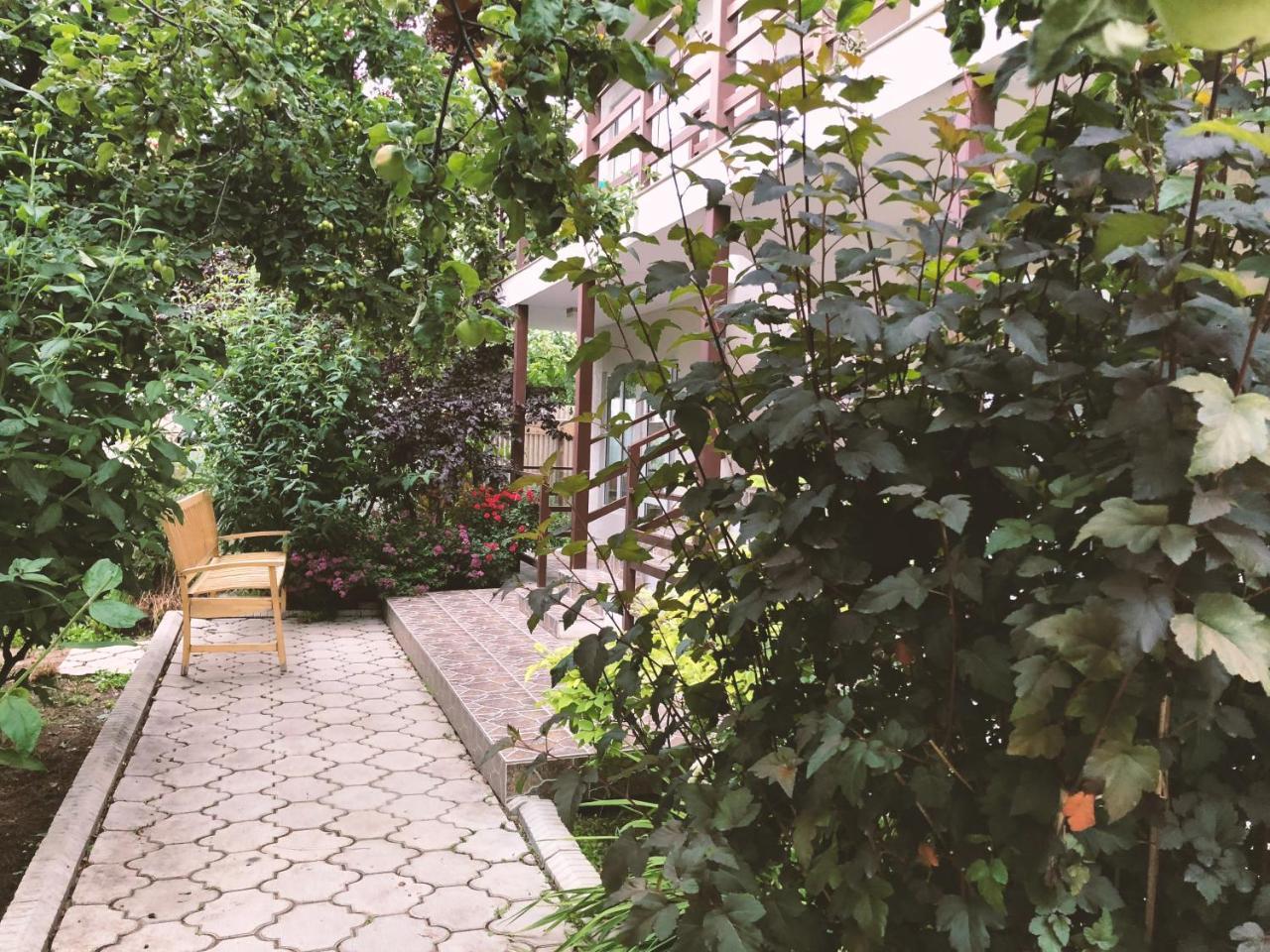 Guest House Leto Dolinka Екстер'єр фото